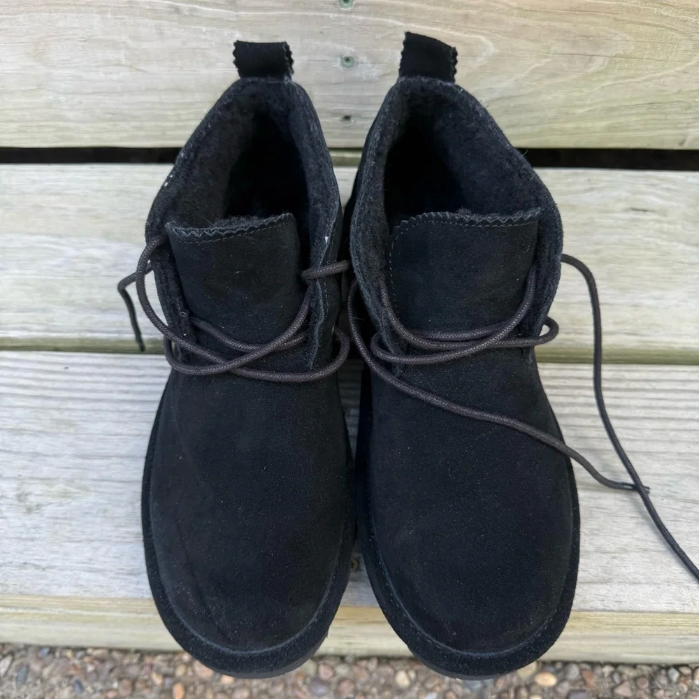 Bearpaw Suede Skye Chukka Boots Black Wool Fur Lined Lace Up Flats